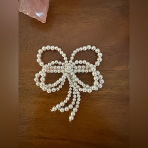 Pearl Bow hair clip